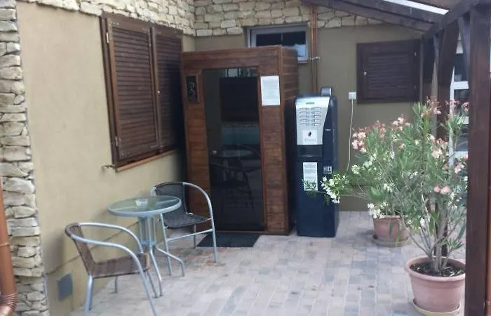 Apartment- 7 שיופוק